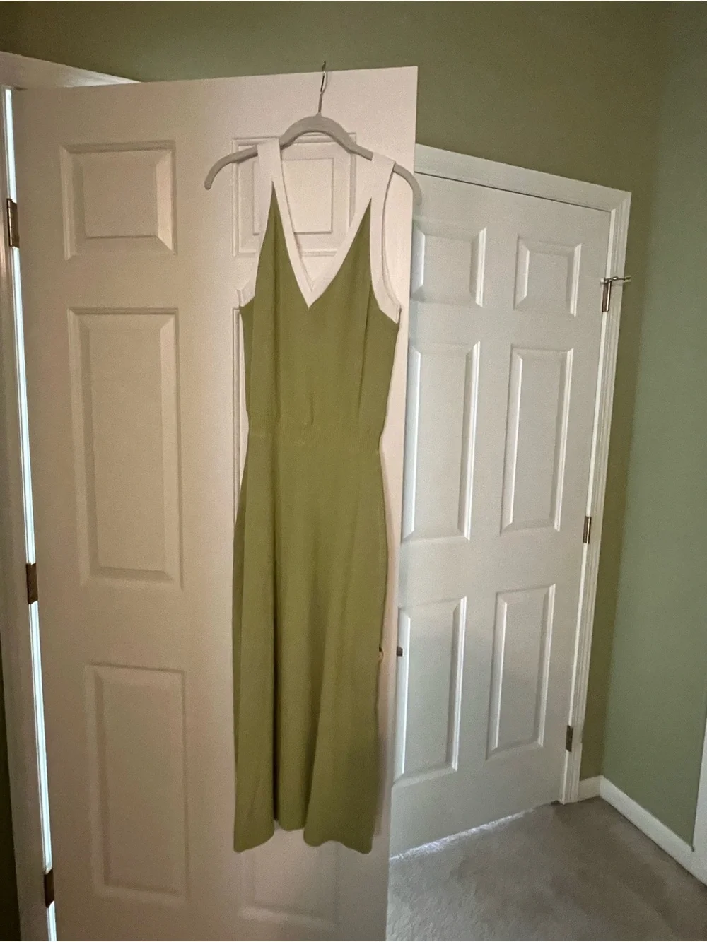Commense sleeveless neck